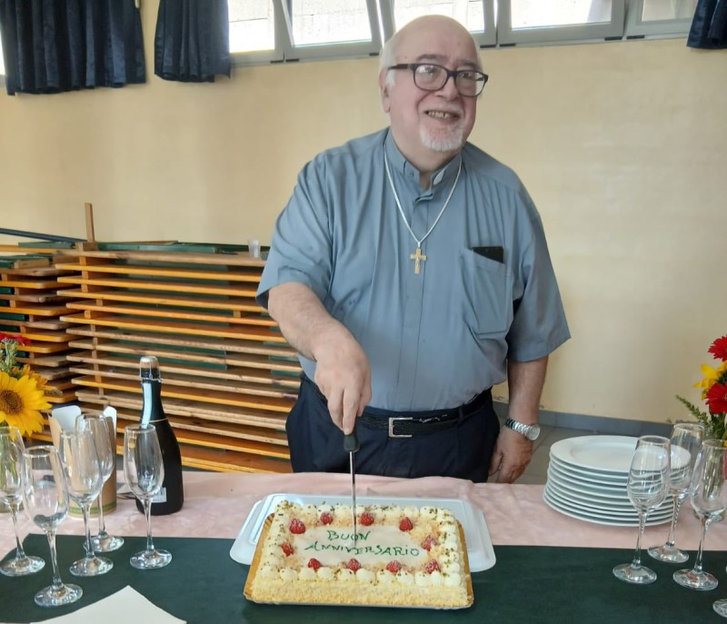 padreantonello1.jpg (111 KB)