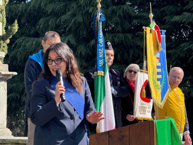 Il_presidente_della_Provincia_di_Lecco_Alessandra_Hoffman.JPG (135 KB)