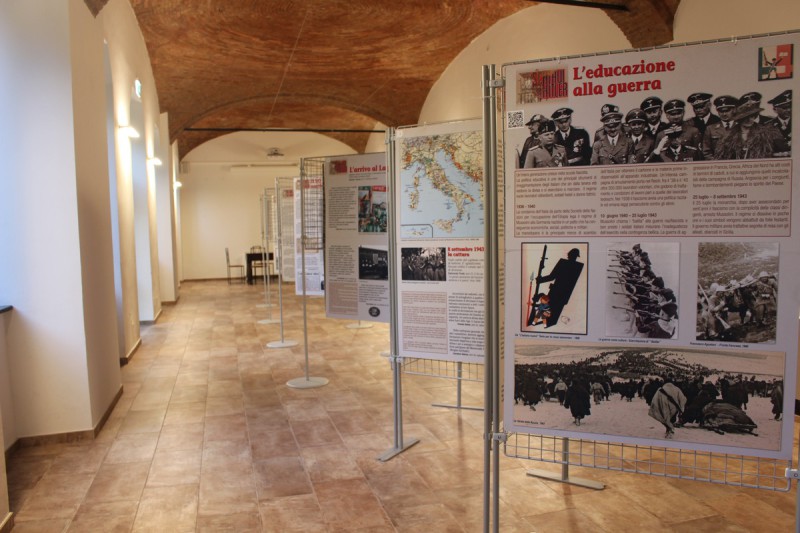 casatenovo_mostra0003.jpg (100 KB)