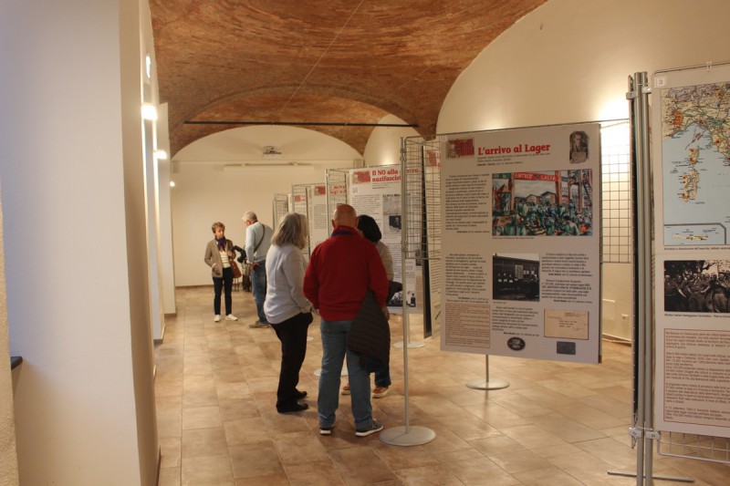 casatenovo_mostra0020.jpg (86 KB)