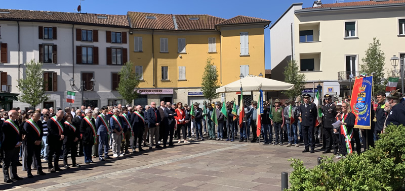 oggiono25aprile10.jpg (166 KB)