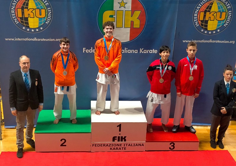 oggionokarate1.jpg (111 KB)