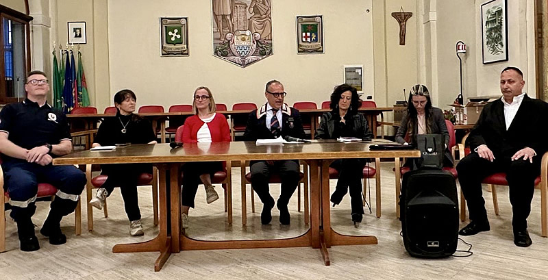 oggionoviolenzaanc3.jpg (118 KB)