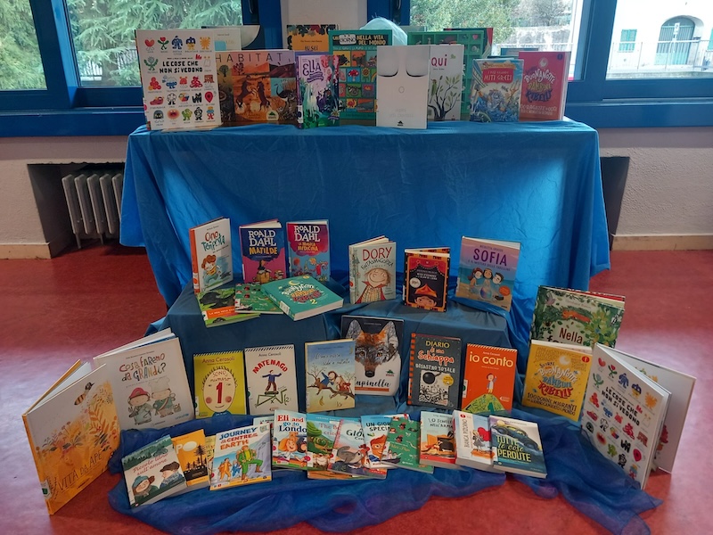 Bosisio_libri_donazione2.jpg (226 KB)