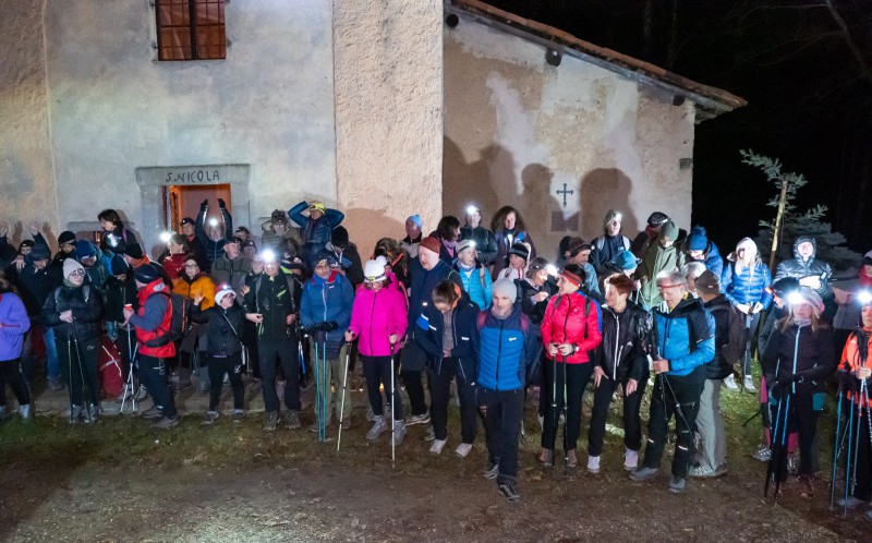 Colle-fiaccolata_natalizia-3.jpg (122 KB)