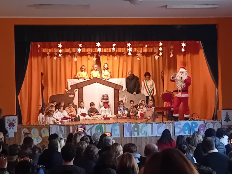 Colle-natale_infanzia-1.jpg (104 KB)