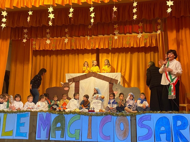 Colle-natale_infanzia-2.jpg (305 KB)