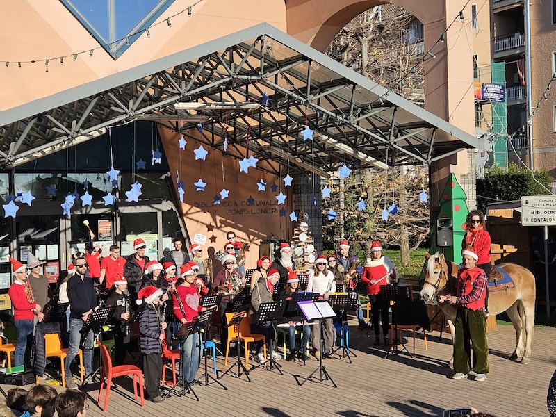 Costa_banda1.jpg (247 KB)