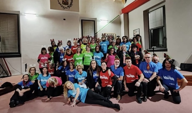 Costa_coro_travirgolette.jpg (136 KB)