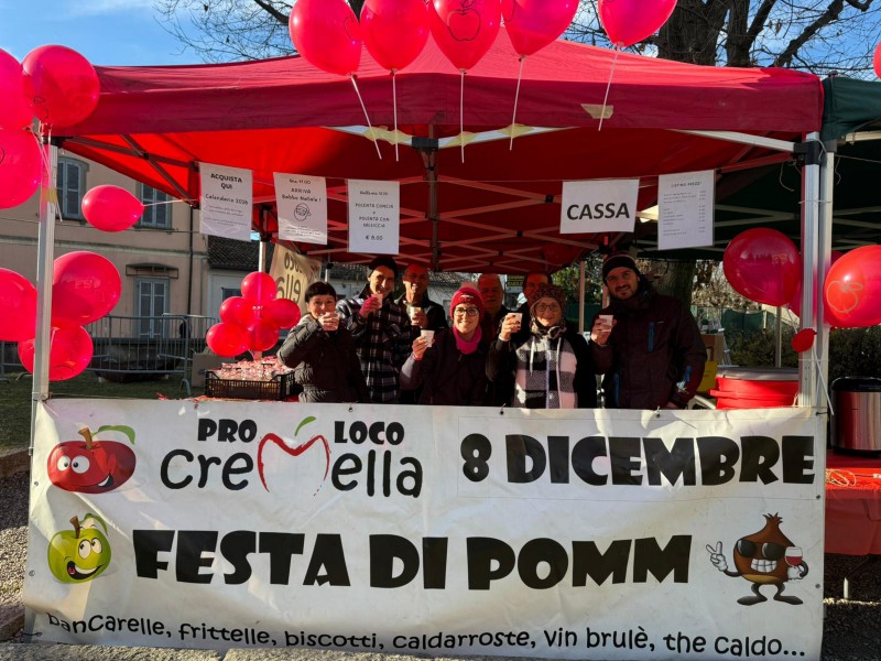 Festa_di_pomm_21_-_Copia.JPG (140 KB)