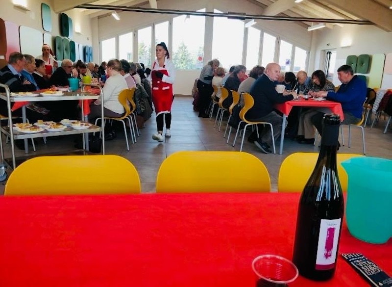 Garbagnate_pranzo_anziani00004.JPG (149 KB)