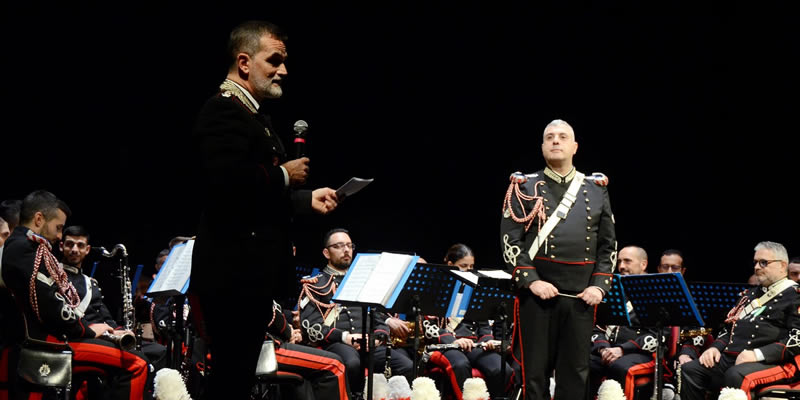 carabinieri_armaprima.jpg (49 KB)