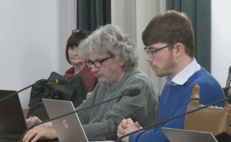 casatenovomozione3.jpg (52 KB)