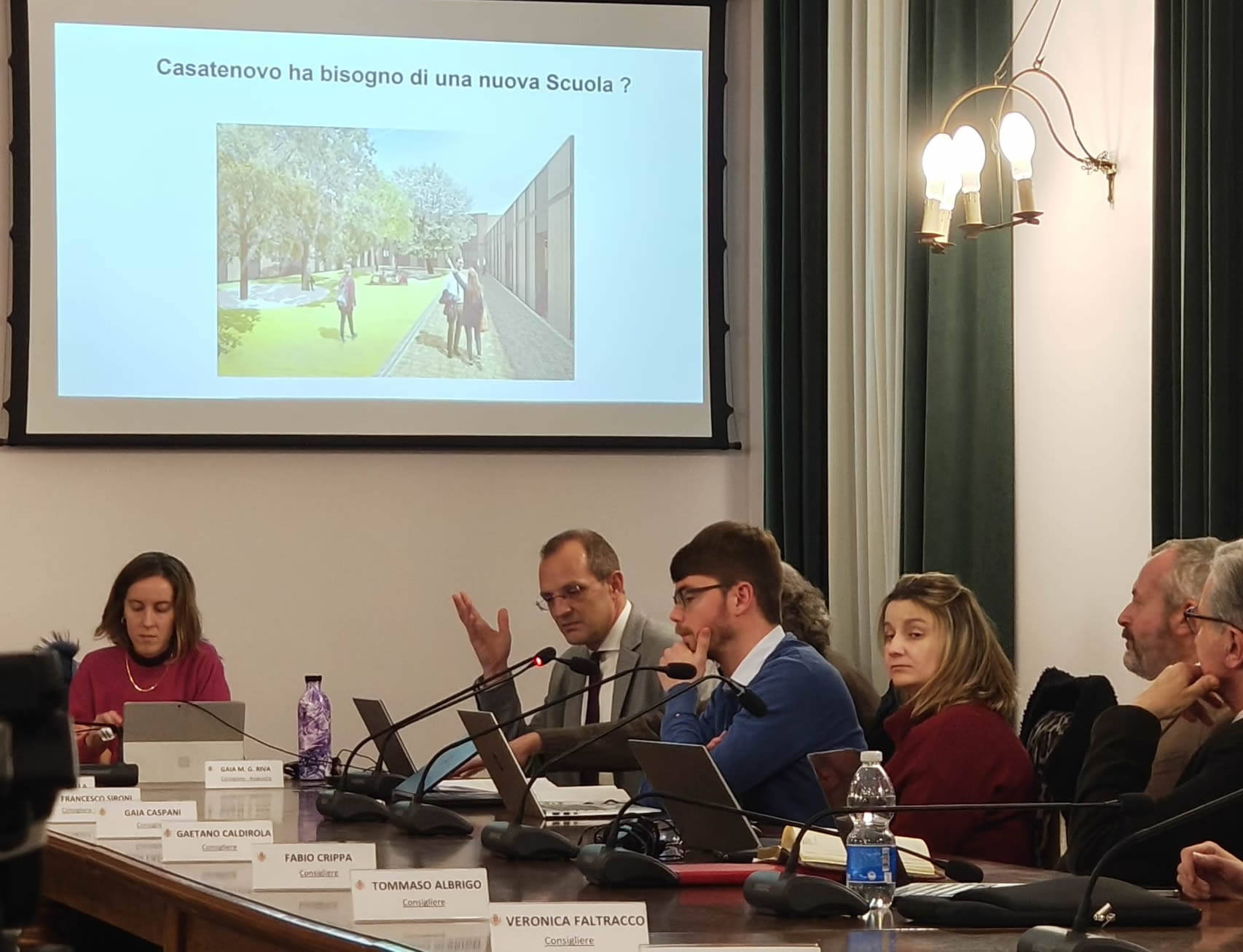 casatenovoscuola6.jpg (188 KB)