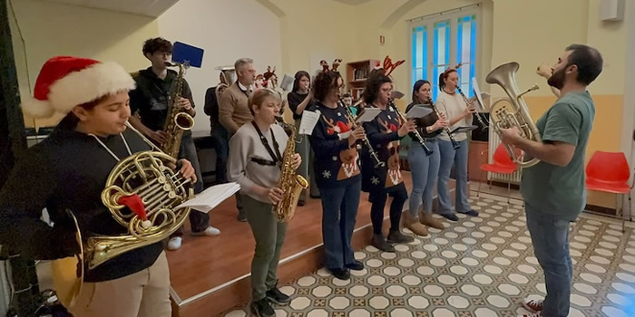 costabandaprima.jpg (79 KB)