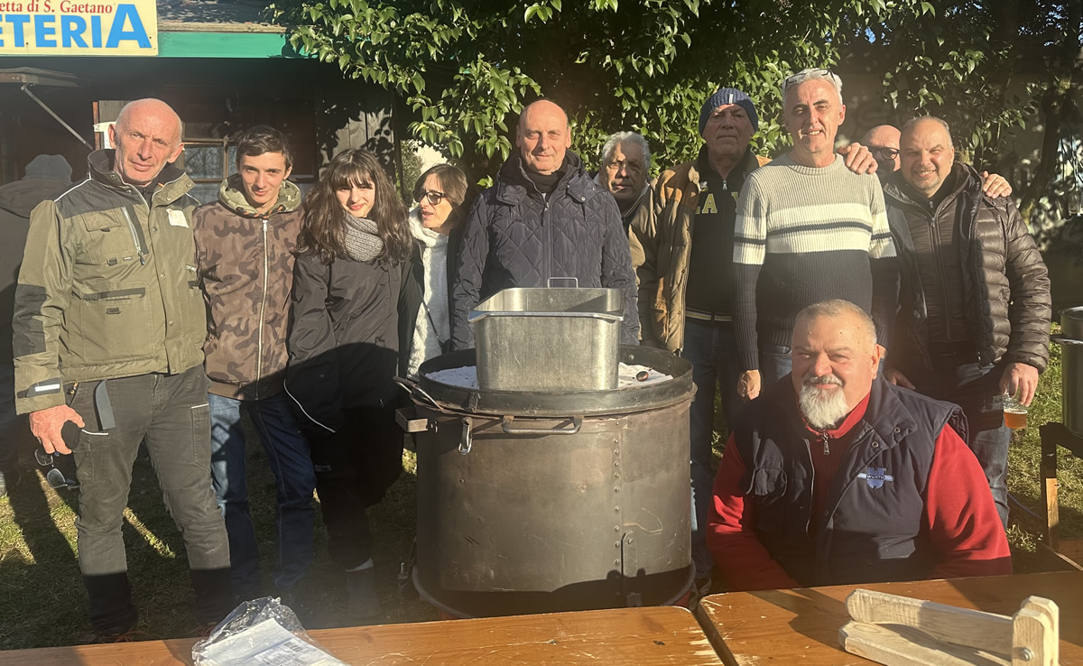 mercatinotrifoglio1.jpg (336 KB)