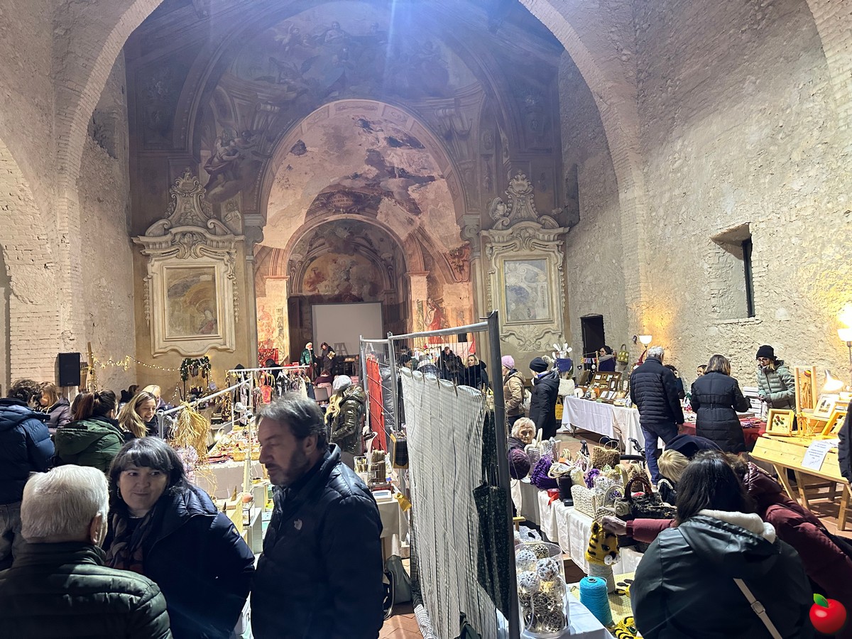 missagliamercatininatale0004.jpg (393 KB)