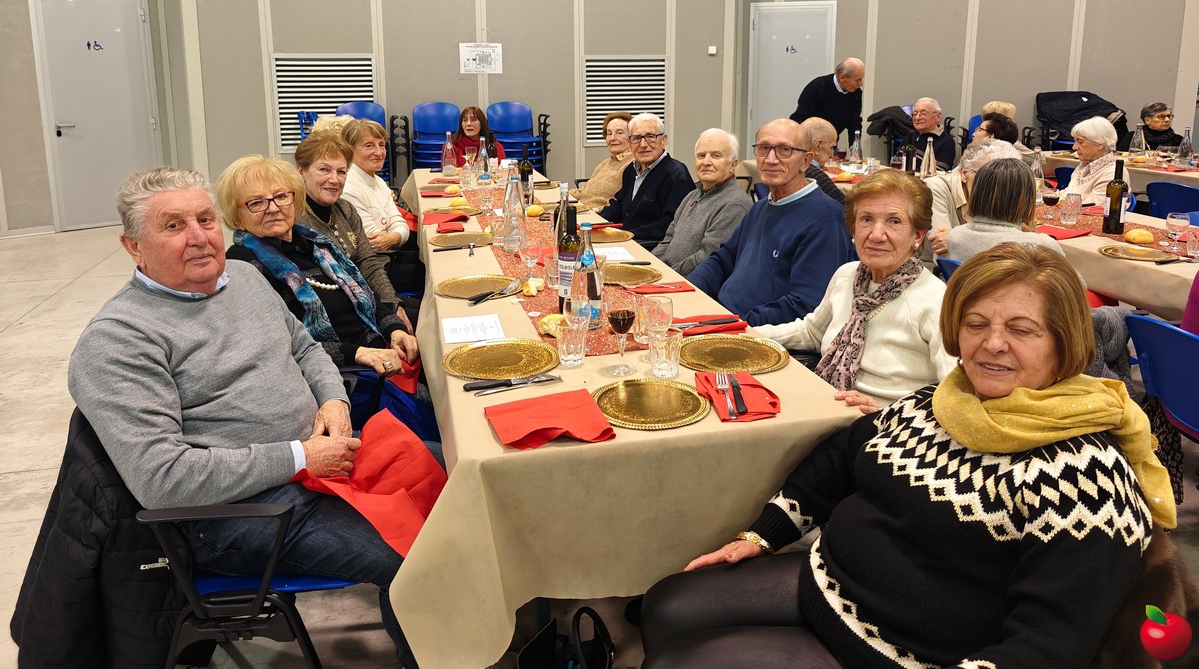 oggionopranzoanziani0003.jpg (531 KB)