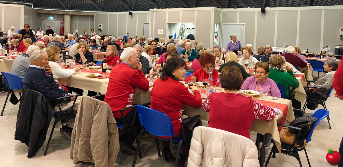 oggionopranzoanziani0012.jpg (496 KB)