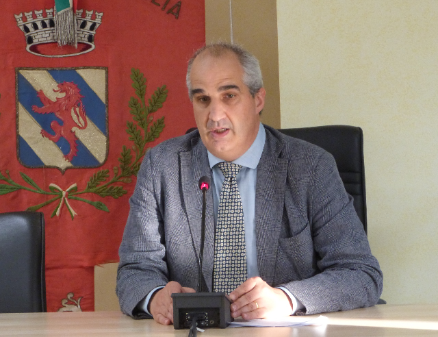 Al gruppo di minoranza ricordo che il consiglio comunale ha regole precise che tutti sono tenuti a rispettare