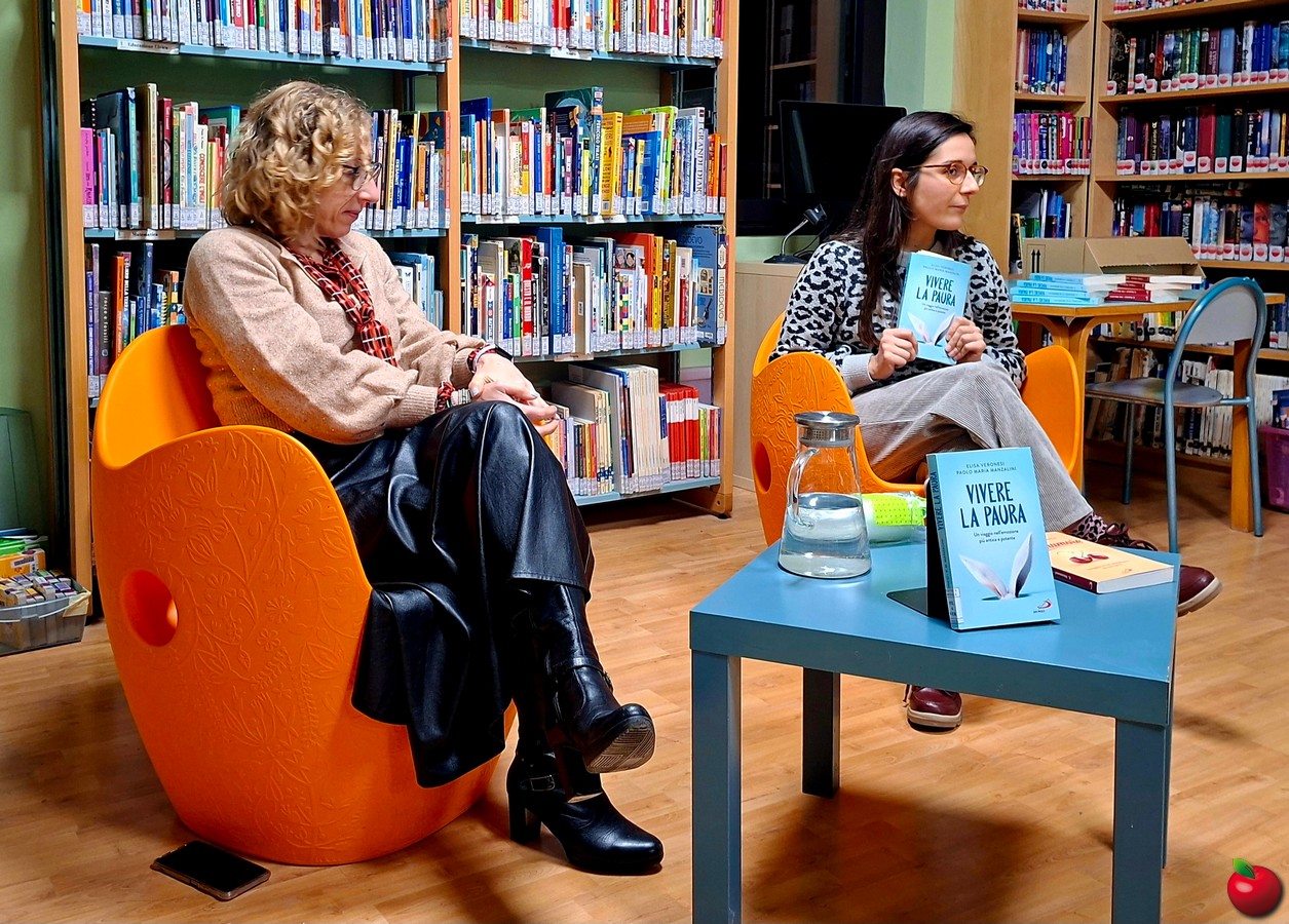 sirtoribiblioteca0007.jpg (375 KB)