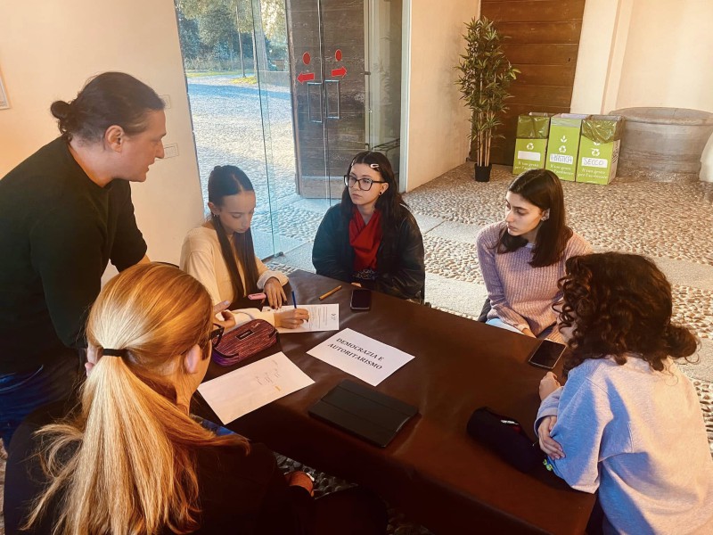 tavolivg__4_.jpg (128 KB)