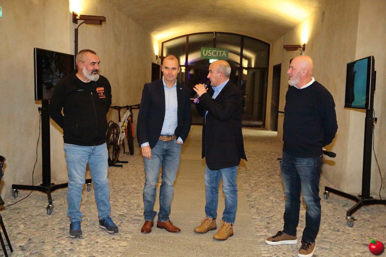 tb_cena0002.jpg (315 KB)