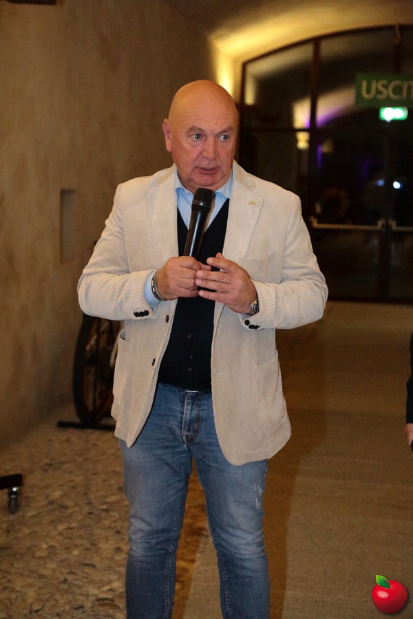 tb_cena0011.jpg (117 KB)