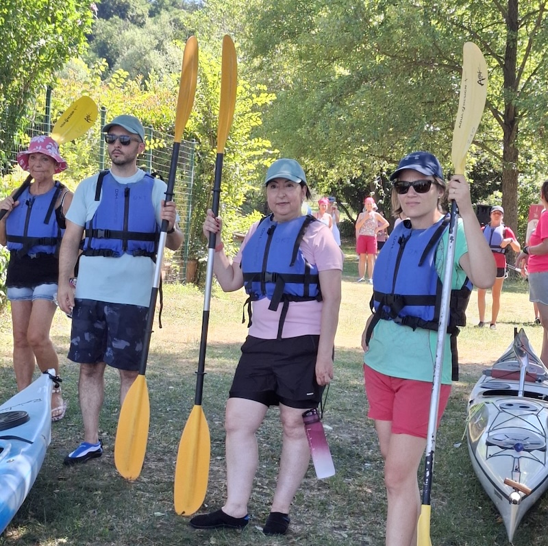 Agatha_kayak5.JPG (360 KB)