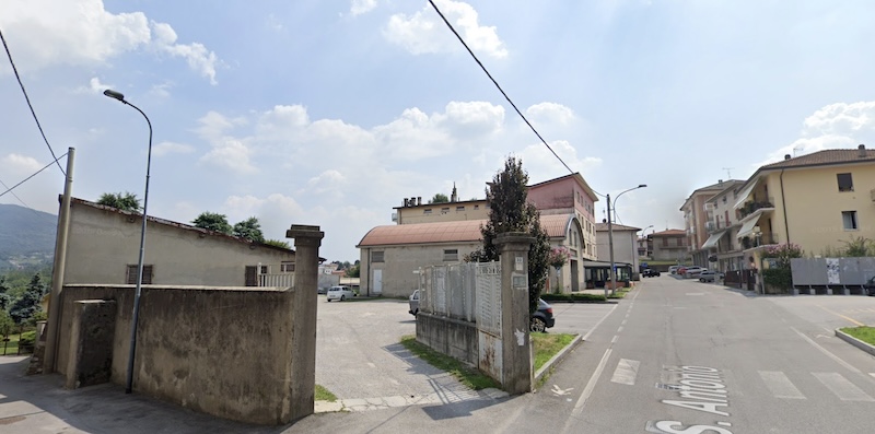 Annone_suzani1.jpg (103 KB)