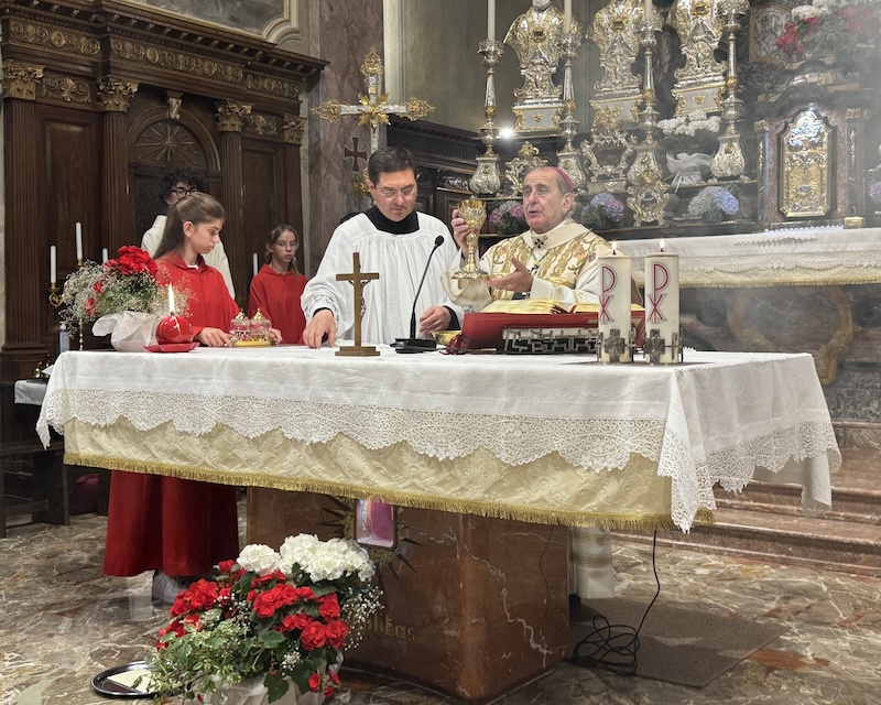 Sirone_arcivescovo00011.JPG (266 KB)