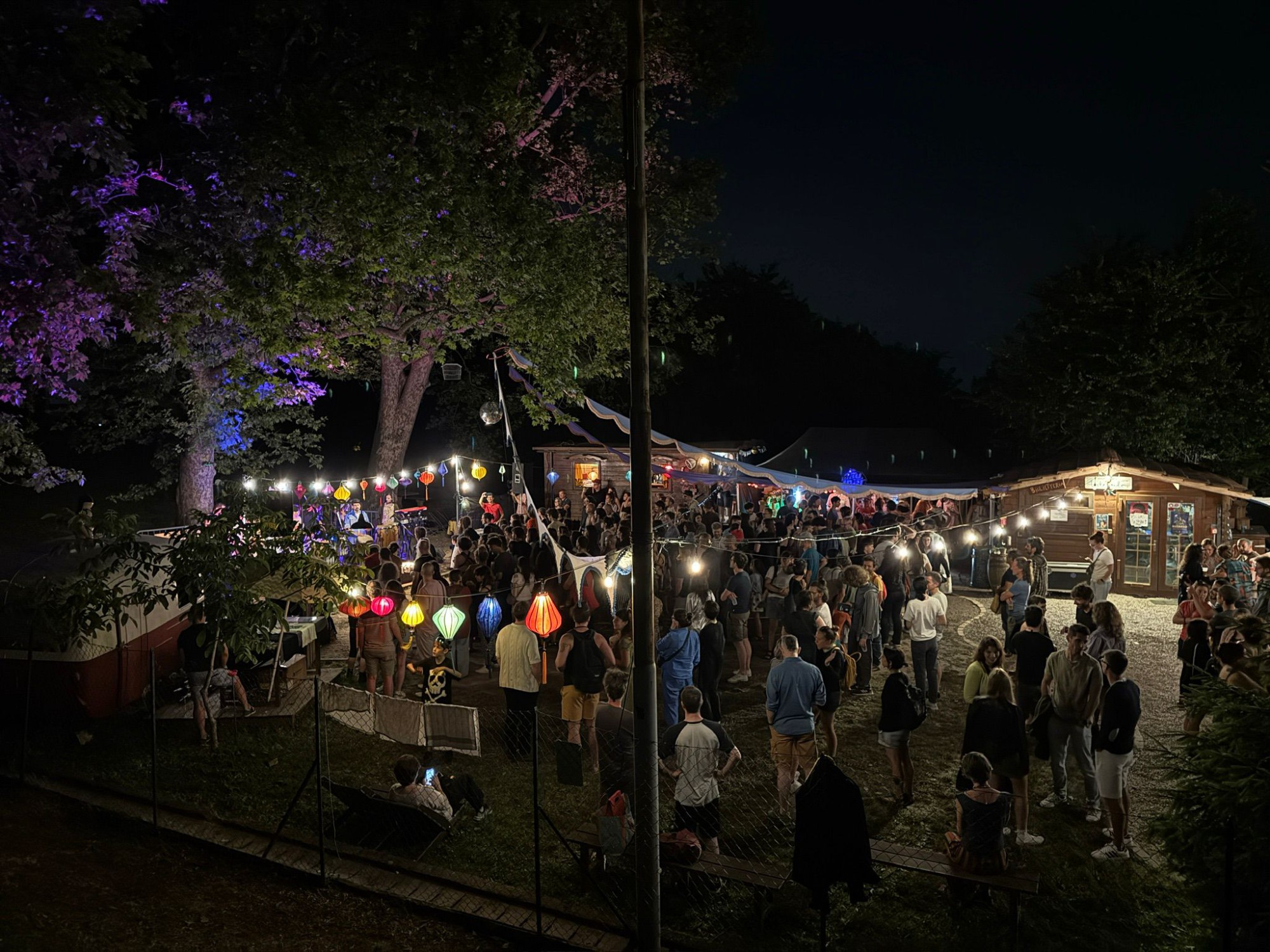bizzarrofestival__5_.jpg (600 KB)