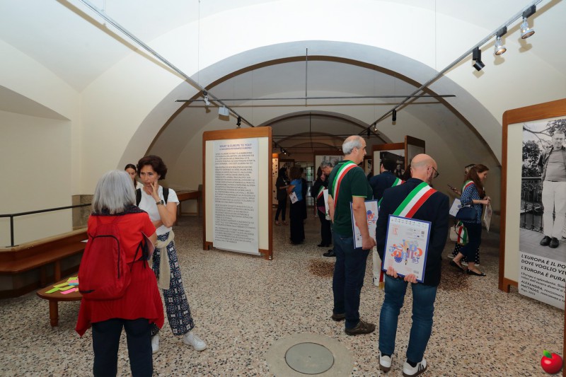 vgeuropa_mostra0002.jpg (108 KB)