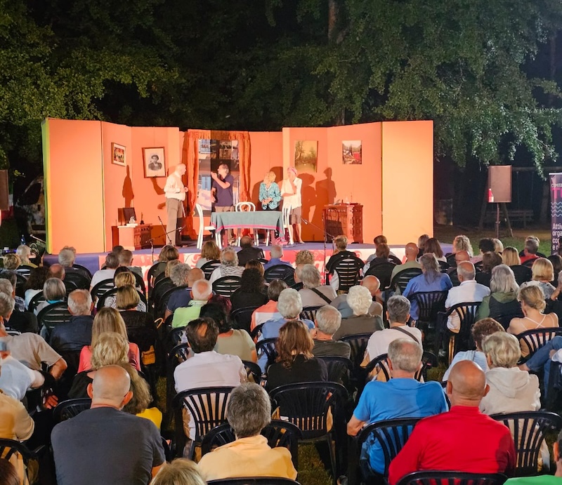 Cesana_teatro_teca00004.jpg (258 KB)