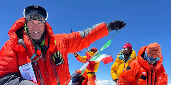 Marco Confortola raggiunge gli 8080 metri sull'Himalaya
