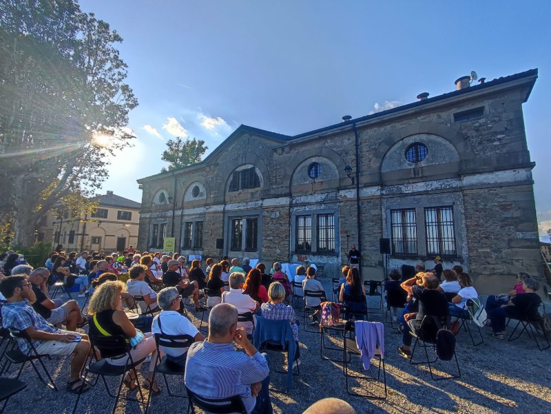Villa_Greppi.jpg (147 KB)