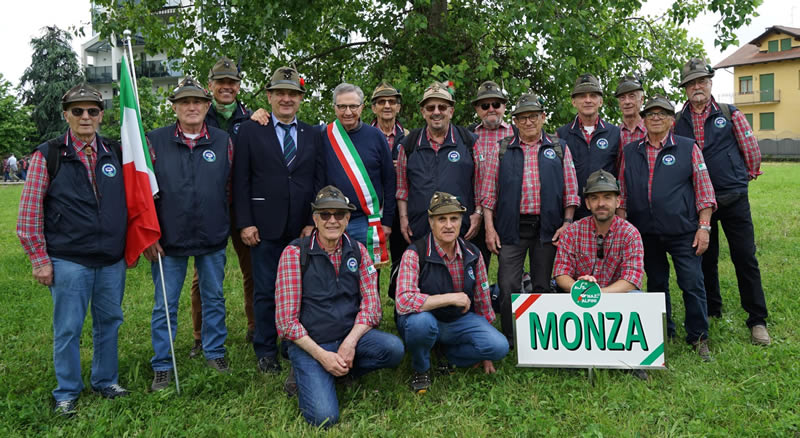 Casatenovo: gli Alpini all'adunata di Biella