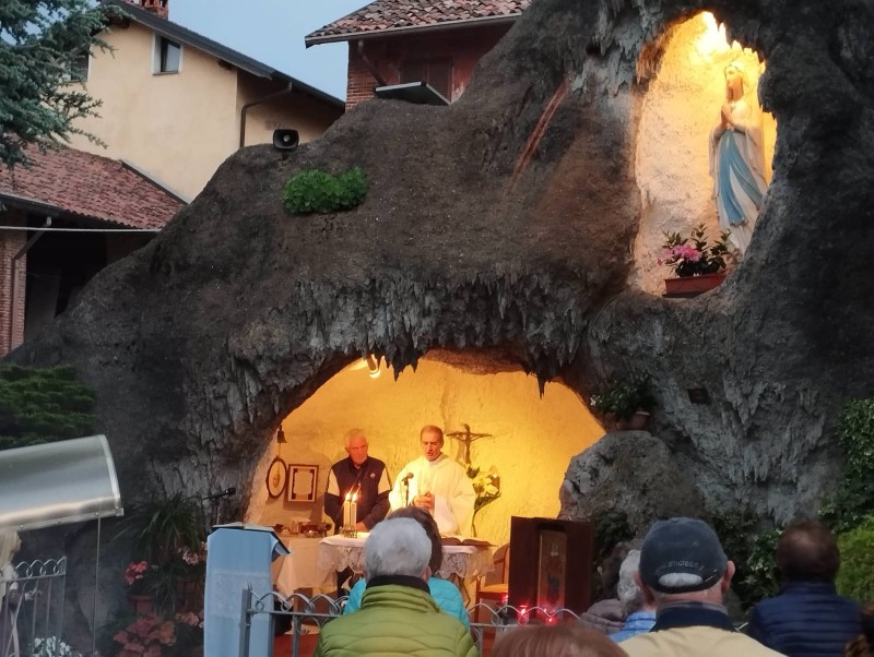 ossolagrotta.jpg (124 KB)