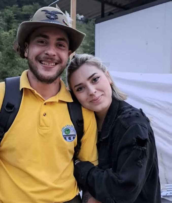 Emanuele_con_sorella_gemella_Jessica.png (558 KB)