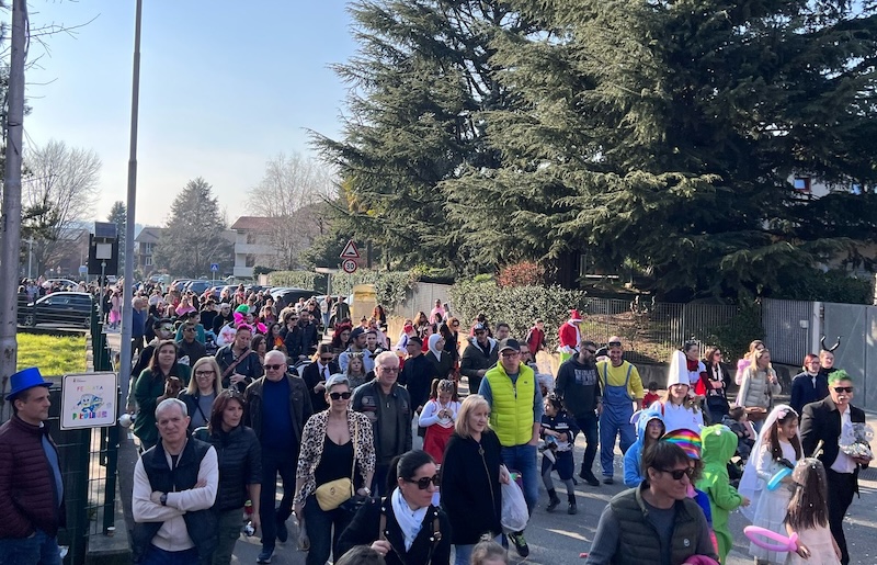 Nibionno_carnevale00001.jpg (250 KB)