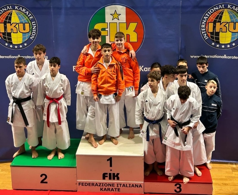 Nibionno_karate2.JPG (213 KB)