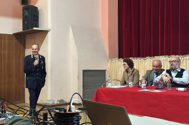 Annone_sacco_rosso00002.jpg (141 KB)