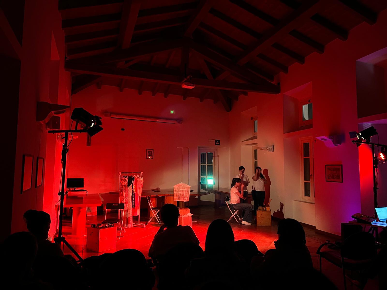 Ello-La_Stessa_Storia-1.jpg (117 KB)