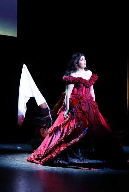 Forooz_Razavi_-_soprano_3_1_.jpg (60 KB)