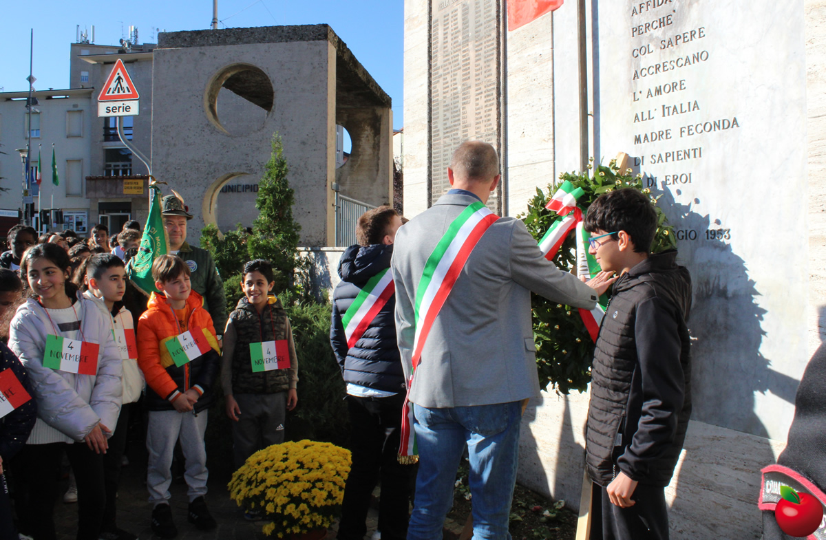 casate4nov19.jpg (449 KB)