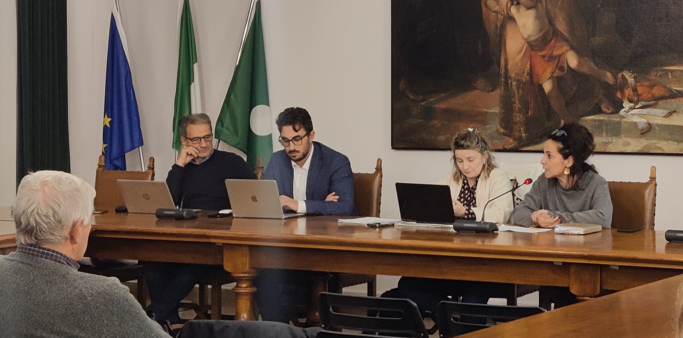 casatenovoassemblea__5_.jpg (557 KB)