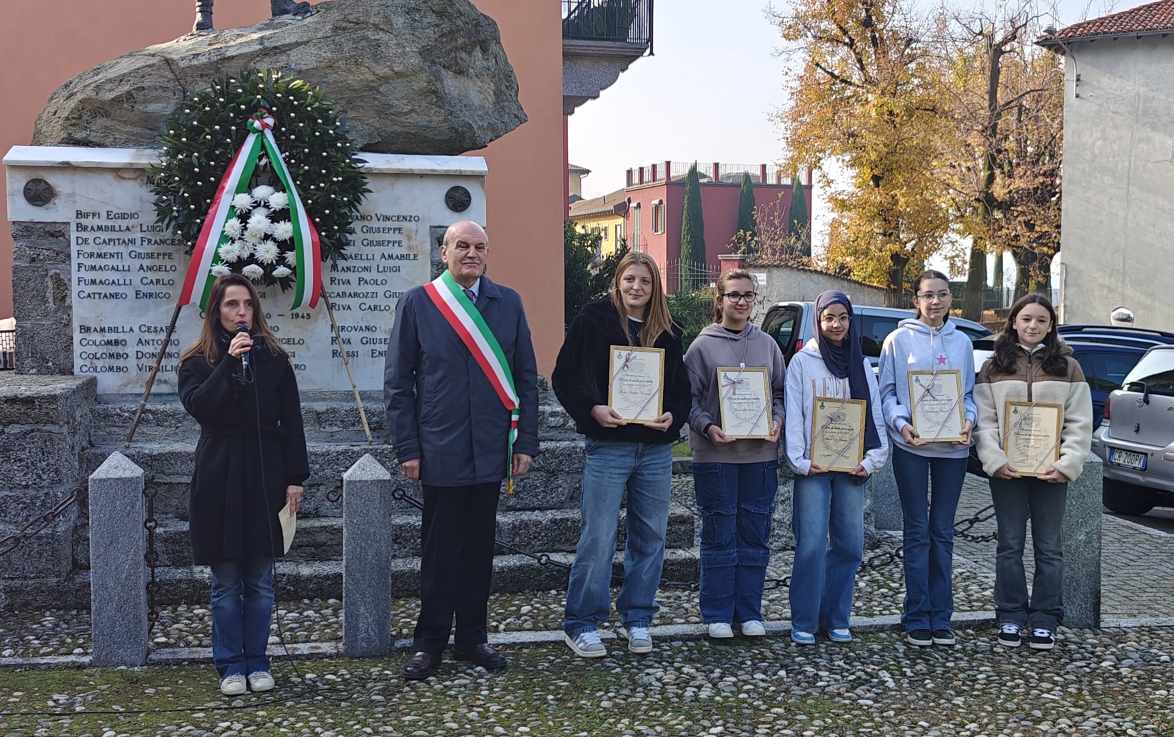 castello_borsestudio__14_.jpg (1.26 MB)