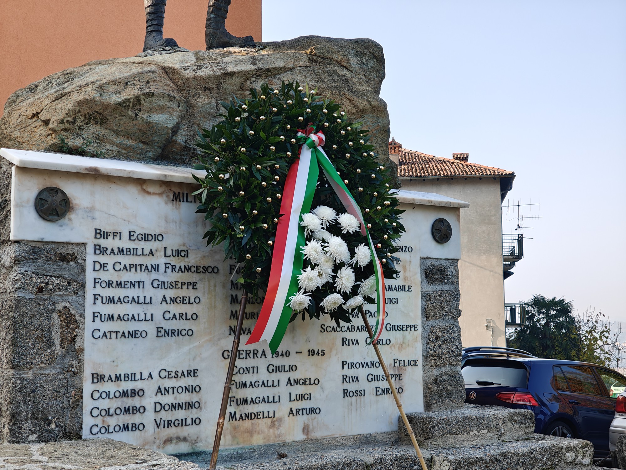 castello_borsestudio__5_.jpg (822 KB)