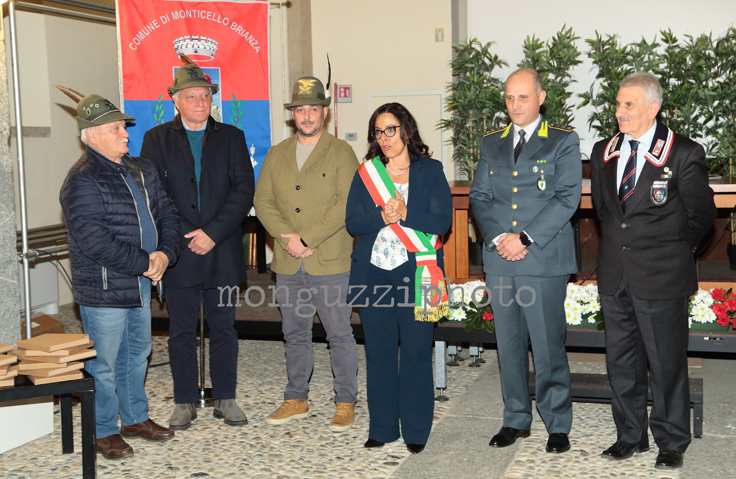 monticello4nov__1_.jpg (1.09 MB)