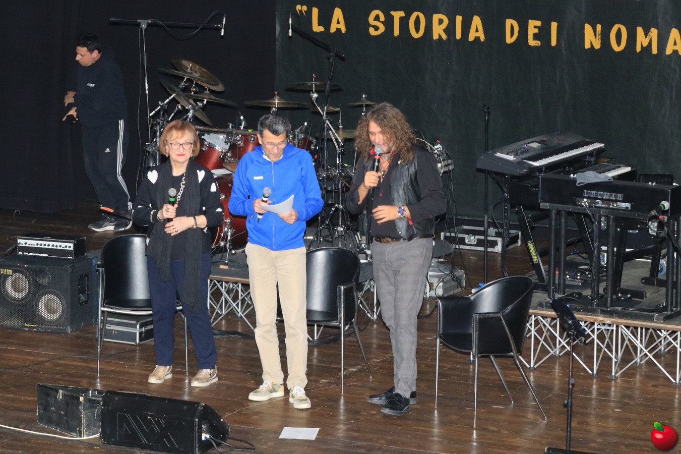 nomadiserata0001.jpg (288 KB)